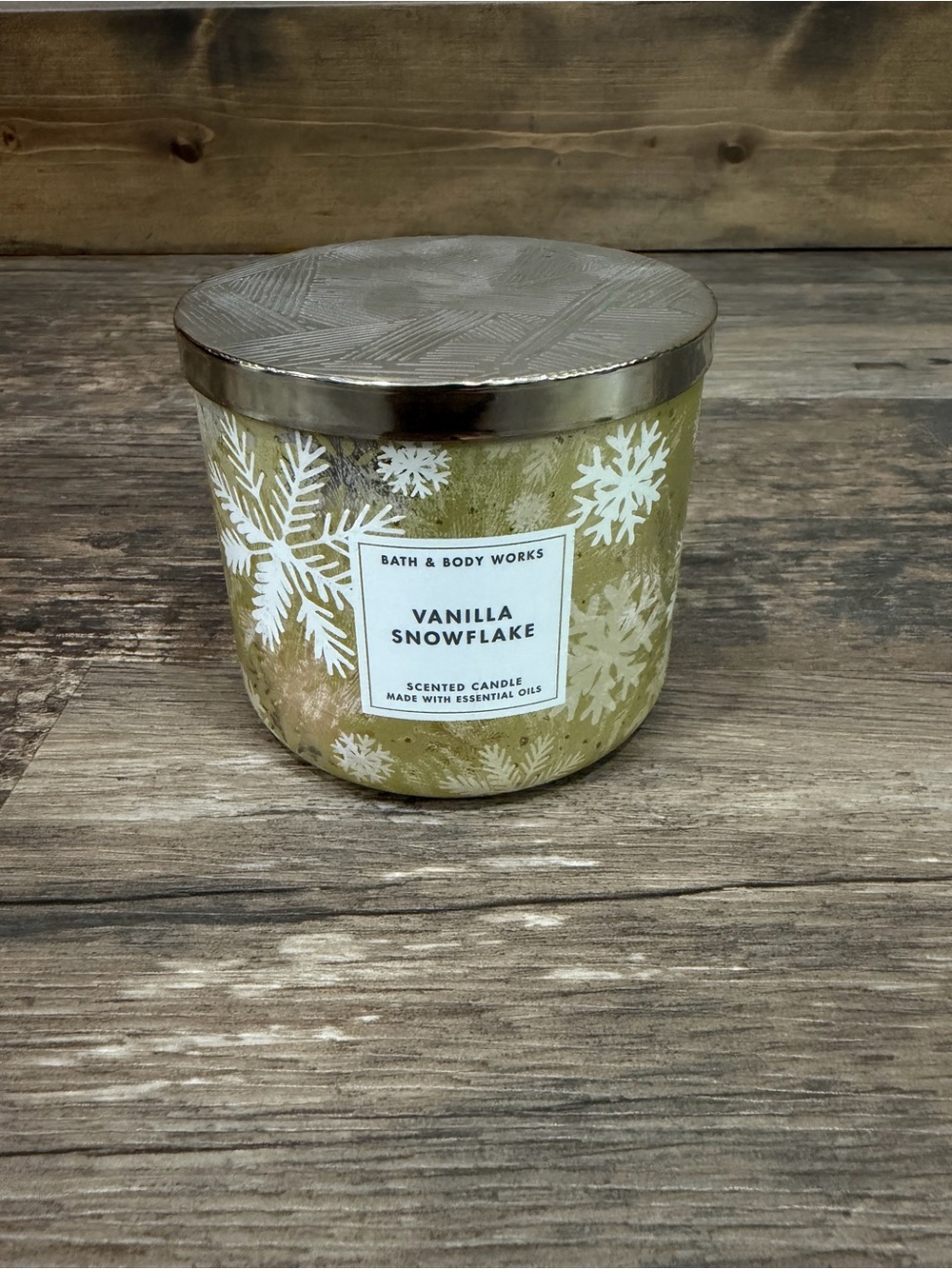 Bath & Body Works Vanilla Snowflake Scented Candle - Gold/White